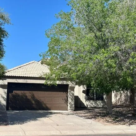 Rent this 3 bed house on 18444 North 30th Place in Phoenix, AZ 85032