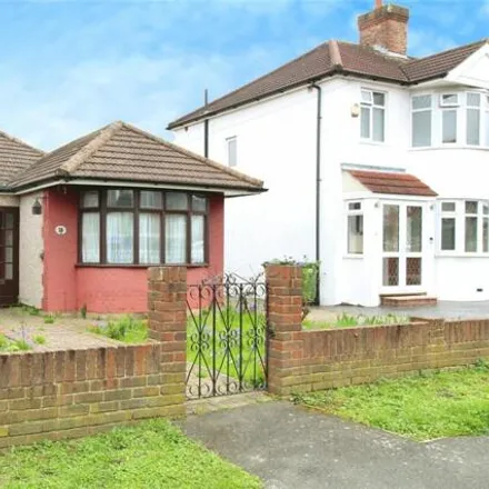 Buy this 3 bed townhouse on Cray Road in London, DA17 6LY