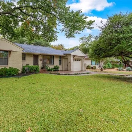 Rent this 3 bed house on 1642 Mc Cosh Drive in Reinhardt, Dallas