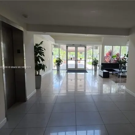 Image 5 - 120 Lakeview Drive, Weston, FL 33326, USA - Condo for sale