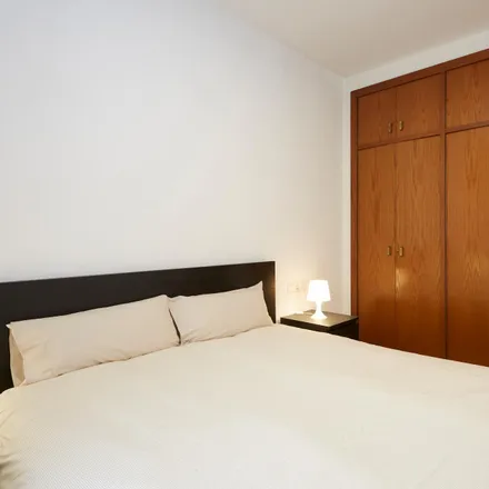 Image 2 - Travessera de Dalt, 118, 120, 08001 Barcelona, Spain - Apartment for rent