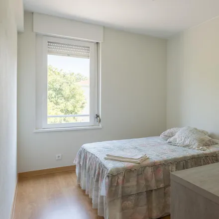 Rent this 3 bed room on Rua das Berlengas in 4200-491 Porto, Portugal