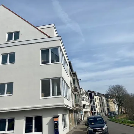 Rent this 3 bed apartment on Filips de Goedekaai 48-51 in 9000 Ghent, Belgium