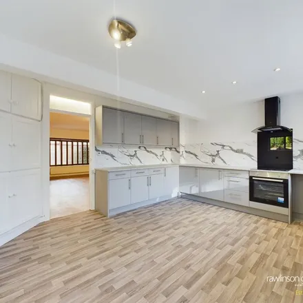 Image 5 - Austell Gardens, London, NW7 4NS, United Kingdom - Apartment for rent