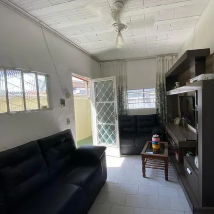 Buy this 2 bed house on Rua Araçá in Aparecida, Belo Horizonte - MG