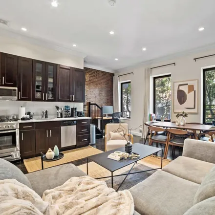 Rent this 5 bed apartment on 232 East 77th Street in New York, NY 10021