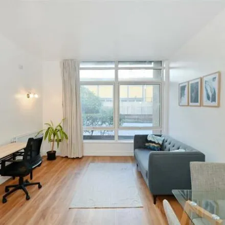 Image 4 - Lowry House, Cassilis Road, Millwall, London, E14 9LL, United Kingdom - Apartment for rent