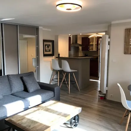 Rent this 3 bed apartment on 64 Rue du Taur in 31000 Toulouse, France
