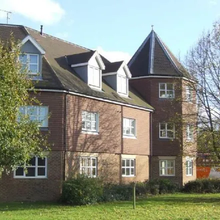 Image 1 - Kitsbridge House, Brookhill Road, Copthorne, RH10 3PS, United Kingdom - Apartment for rent