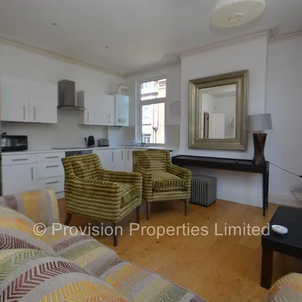 Image 9 - Regent Park Avenue, Leeds, LS6 2AU, United Kingdom - House for rent