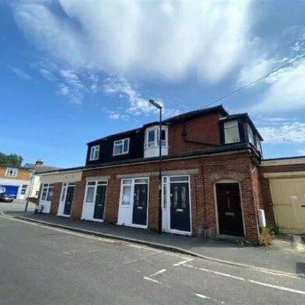 Image 3 - Atherley House Surgery, Shirley Road, Southampton, SO15 3FH, United Kingdom - Apartment for rent