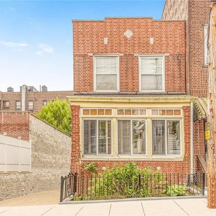 Image 1 - 268 East 235th Street, New York, NY 10470, USA - House for sale