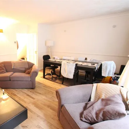 Rent this 1 bed room on 86-170 Pigott Street in Bow Common, London