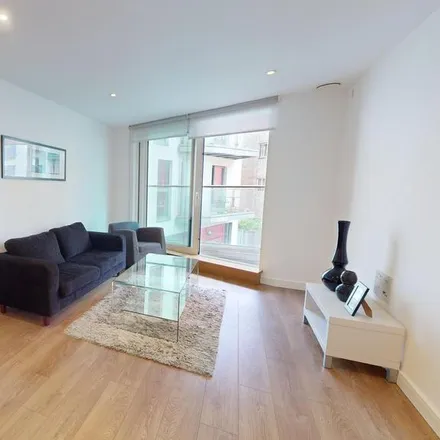 Rent this 1 bed apartment on Tesco Express in Wellesley Road, London