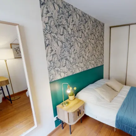 Image 1 - 13, place Georges Pompidou - Room for rent