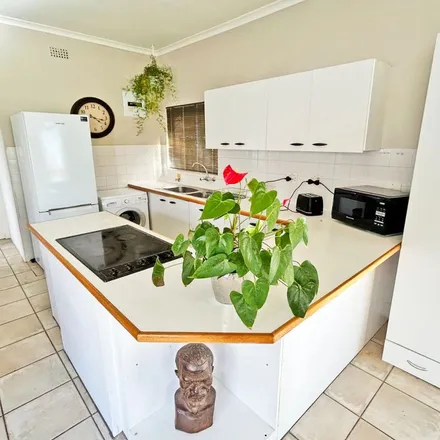 Rent this 2 bed apartment on Jan van Riebeeck High School in Krynauw Street, Cape Town Ward 77
