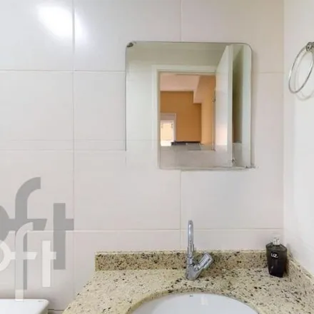 Buy this 1 bed apartment on Rua dos Timbiras in Santa Ifigênia, São Paulo - SP