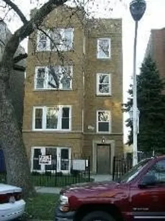 Buy this 11 bed house on 6334 North Claremont Avenue in Chicago, IL 60645
