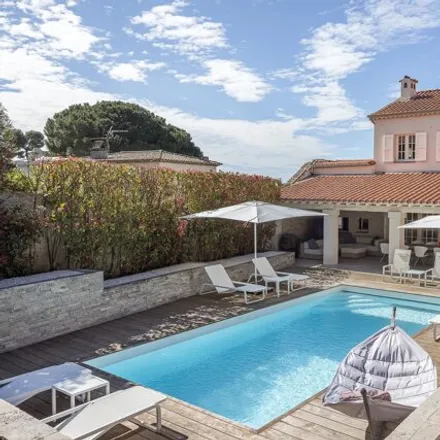 Buy this 5 bed house on 20 Boulevard du Maréchal Juin in 06160 Antibes, France