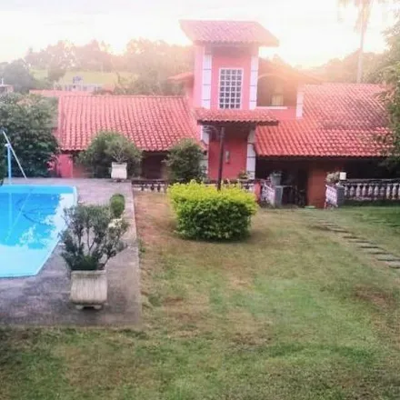 Buy this 2 bed house on Rua Cairo in Jardim dos Oliveiras, Cotia - SP