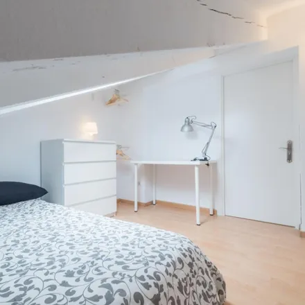 Rent this studio room on Madrid in Calle de las Fuentes, 6