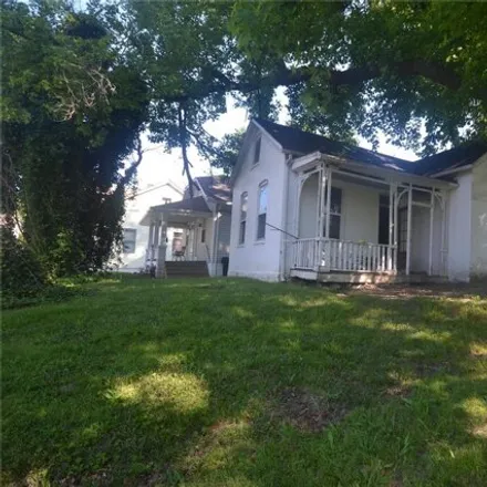 Buy this 2 bed house on 575 West Lincoln Street in Belleville, IL 62220