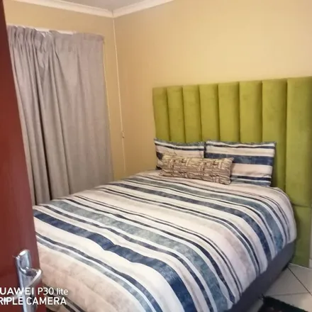 Rent this 3 bed apartment on Nelmapius Primary in Loeriesfontein Crescent, Tshwane Ward 86