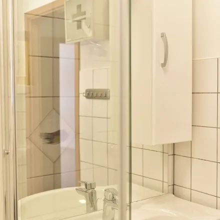 Rent this 2 bed apartment on Mollwitzstraße 10 in 50737 Cologne, Germany