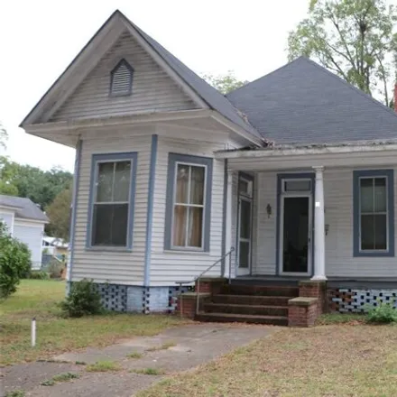 Buy this 3 bed house on 51 Lamar Avenue in Selma, AL 36701