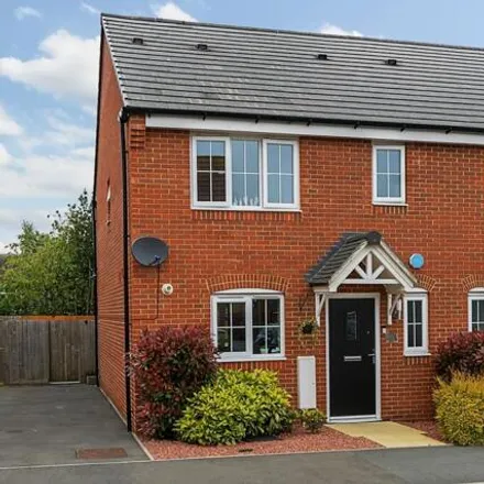 Buy this 3 bed duplex on Wren Close in Lower Stondon, SG16 6GD