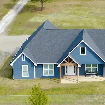 Buy this 3 bed house on 609 Creek Drive in Eufaula, McIntosh County
