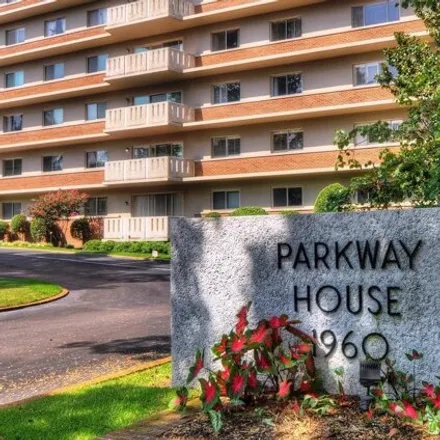 Buy this 2 bed condo on Parkway House Condominiums in 1960 North Parkway, Memphis