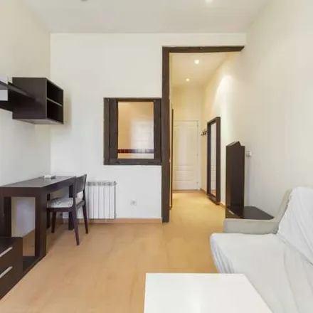 Image 8 - Taller Puntera S.L., Plaza del Conde de Barajas, 4, 28005 Madrid, Spain - Apartment for rent