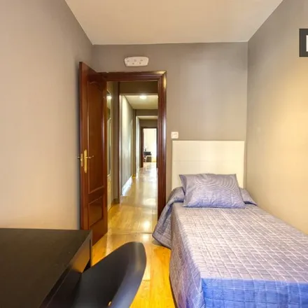 Rent this 4 bed room on Bulevar de San Julián de los Prados in 33080 Oviedo, Spain
