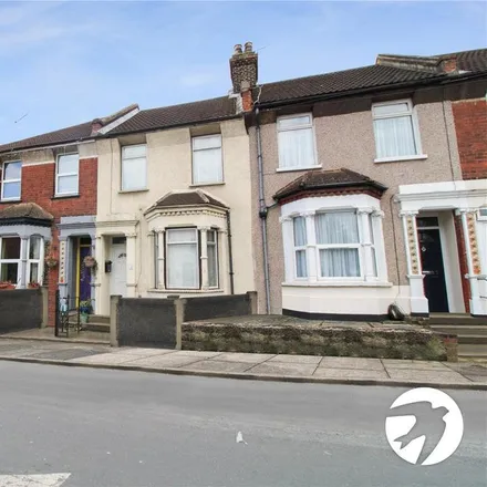 Rent this 3 bed townhouse on Milton Road in Swanscombe, DA10 0NA