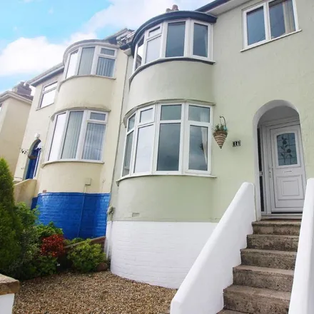 Rent this 3 bed townhouse on Berry Avenue in Paignton, TQ3 3QN