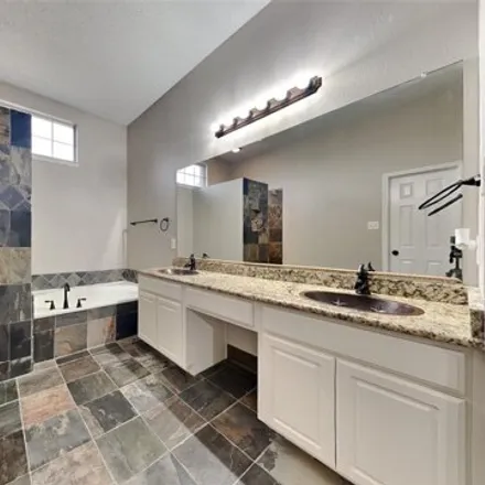 Image 9 - 5432 Onset Bay Drive, Rowlett, TX 75089, USA - House for sale