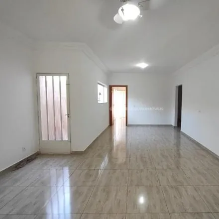 Image 2 - Avenida Barão do Rio Branco, Vila Raquel, Uberaba - MG, 38020-440, Brazil - House for sale