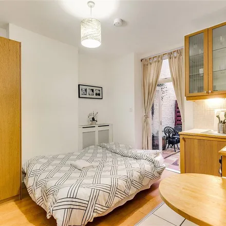 Rent this 1 bed apartment on Mornington Hotel in 25 Gloucester Street, London