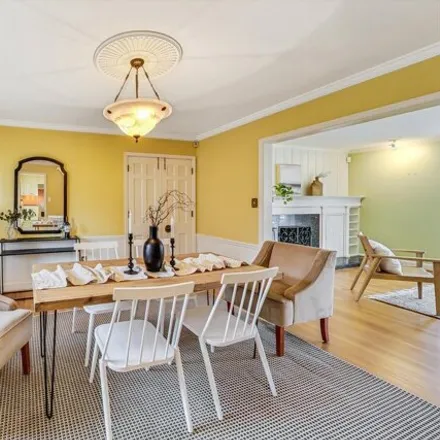 Image 6 - 3211 Worthington Street Northwest, Washington, DC 20015, USA - House for sale