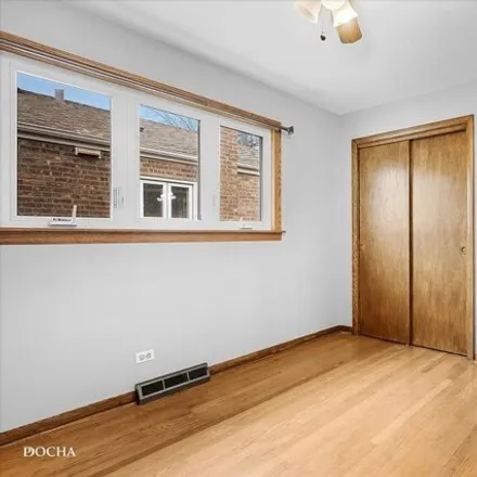 Image 9 - 5301 South Kildare Avenue, Chicago, IL 60629, USA - House for sale