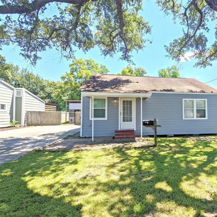 Rent this 3 bed house on 7202 Leonard Street in Groves, TX 77619