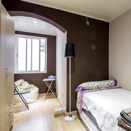 Rent this 2 bed room on Ronda del Guinardó in 69, 08024 Barcelona