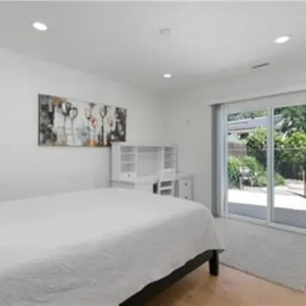 Image 3 - 22335 Kittridge Street, Los Angeles, CA 91303, USA - Apartment for rent
