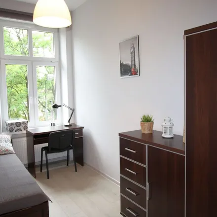 Rent this 8 bed apartment on Jana Kilińskiego 114 in 90-013 Łódź, Poland