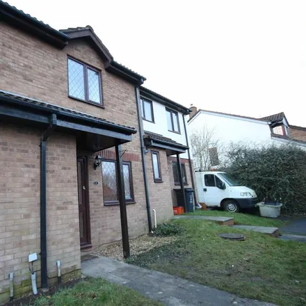 Rent this 2 bed townhouse on Lichen Close in Swindon, SN2 2UA