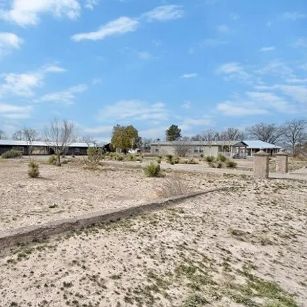 Image 4 - 1061 West Washington Street, Marfa, TX 79843, USA - House for sale