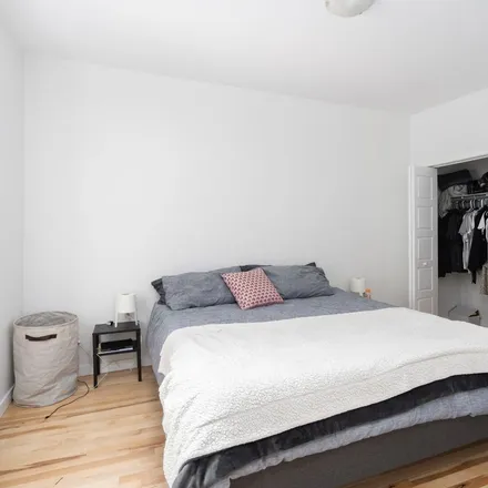 Image 3 - 3174 Rue Saint-Antoine Ouest, Montreal, QC H3Z 1W8, Canada - Apartment for rent