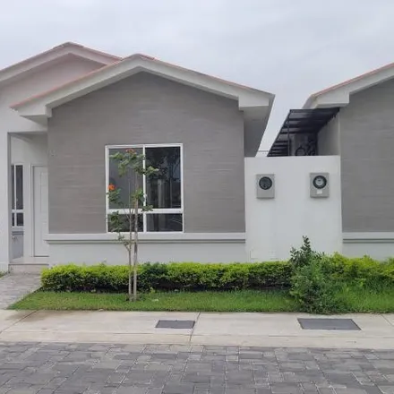Rent this studio house on unnamed road in 091910, La Aurora