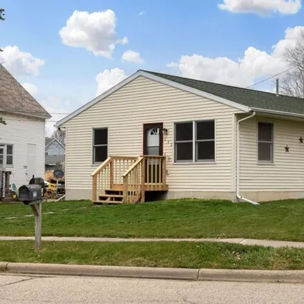 Buy this 3 bed house on 4th Lane in Milton, Rock County